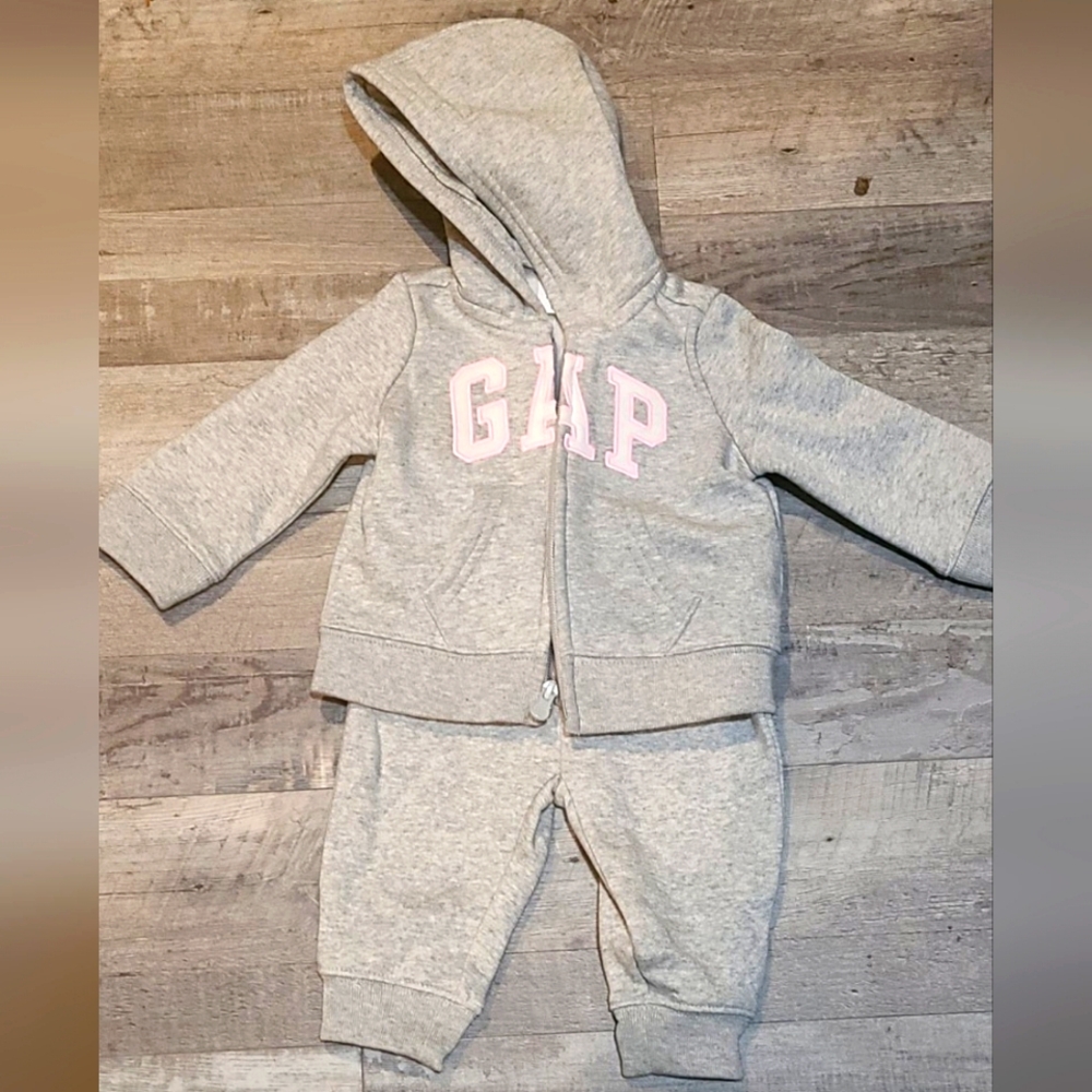 GAP infant jogging set